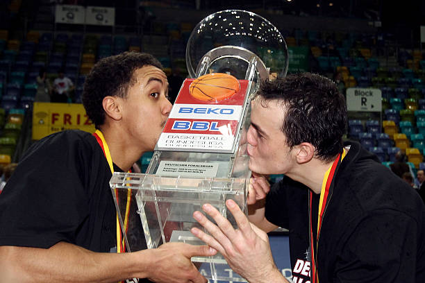 仅展示了她 仅展示了她