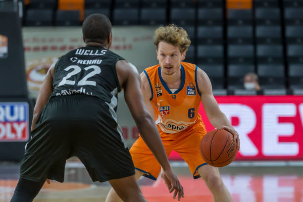 圣地走向英 圣地走向英